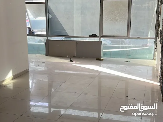 مكتب تجاري فاخر جدا للبيع في أفضل مواقع شارع زهران قرب الدوار الثامن،، للبيع وبموقع حيوي جدا
