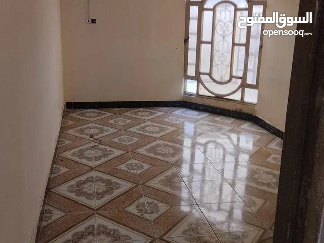 150m2 4 Bedrooms Villa for Rent in Basra Al Jameea