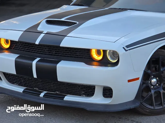دوج شالنجر وايت بدي RT 5.7cc فل مواصفات  سوبر جارج  بدون حادث نضيفه جدا استعمال قليل