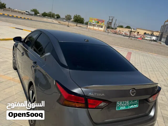2020 نيسان التيما SR