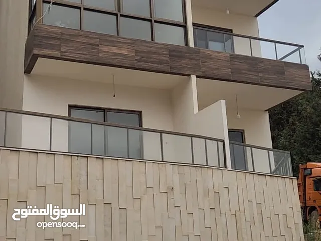 2 bedrooms, 2 bathrooms, 2 parkings,1 kitchen, terrace with partial seaview .