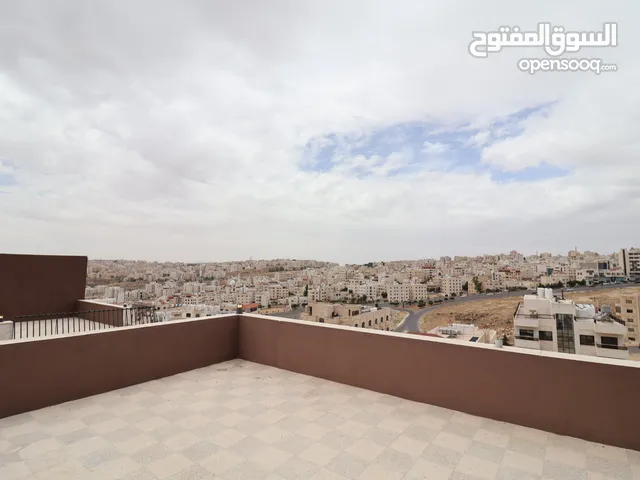 شقة طابق أخير مع روف (205م)داخلي (80م)ترس خارجي في أرقى مناطق ام حجير شفا بدران