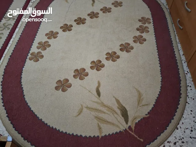 فرشتين زي بعضهن بيضاوية ومربعة