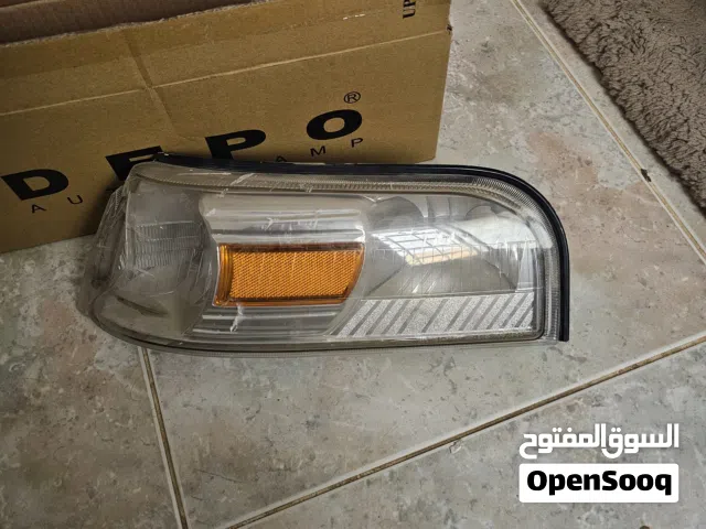 لدي صطب يسار جراند ماركيز موديل 2007 يركب من موديل 2007 إلى موديل 2011