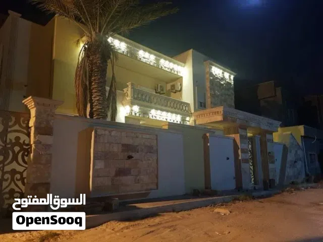 232  فيللا للبيع شارع الخروب 3 ادوار  مسقوف 780 متر FARES