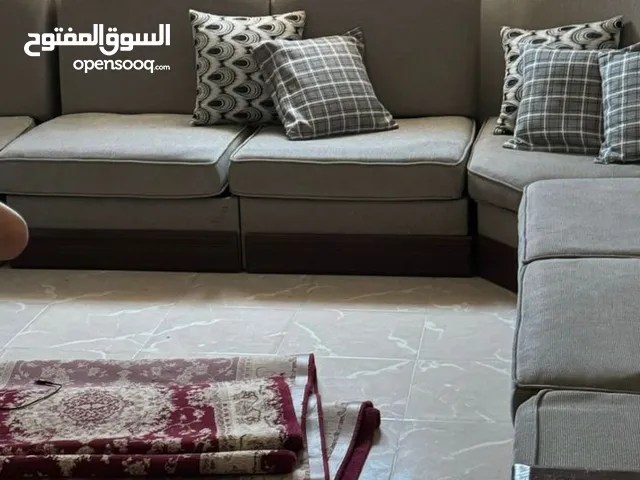 صالون للبيع