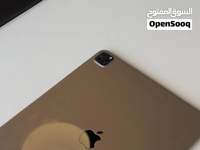 ايباد برو 12.9 (6th) 128 جيبي مع ماجيك كيبورد أصلي