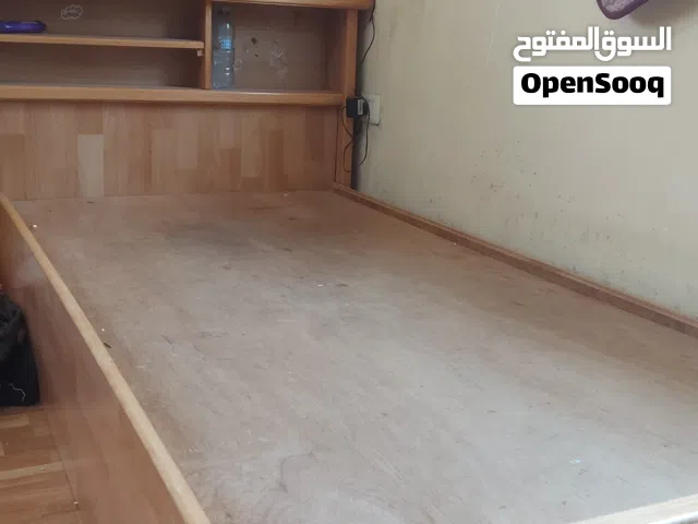 غاز وخزانة طابقين وصوبة كاز وتخت مفرد وسجلونة