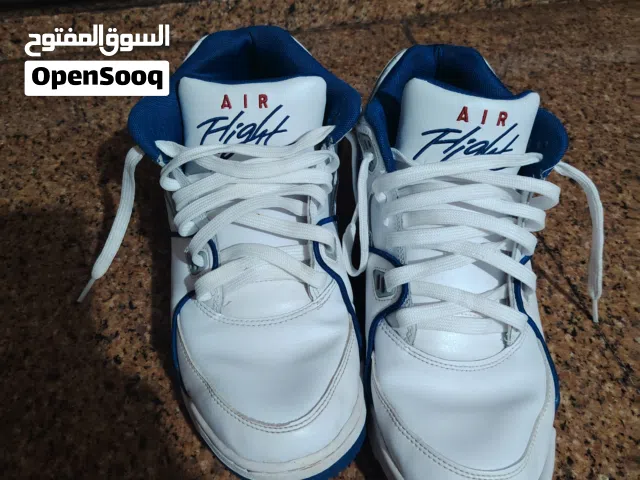 للبيع بوت نايك اصلي ملبوس فقط مرتين