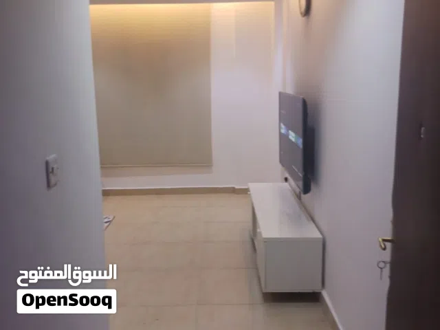 شقه مفروشه بالكامل الإيجار غرفة وصالة حمامات ومطبخ
