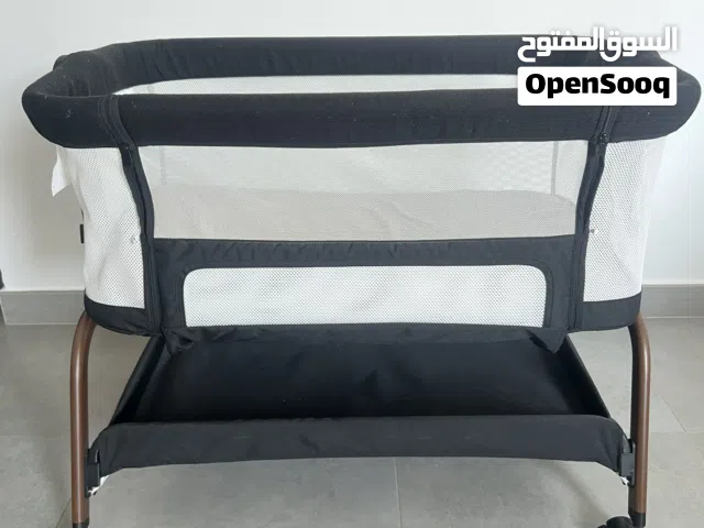 Baby Bedside Crib / Co-Sleeper – Excellent Condition