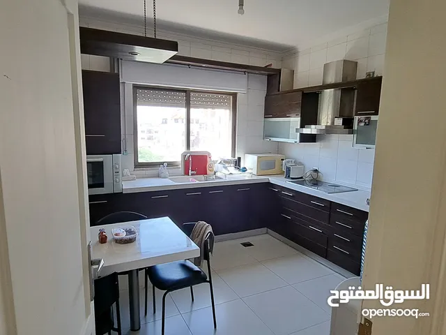 شقة مفروشة طابق أول مجددة بالكامل من المالك مباشرة
