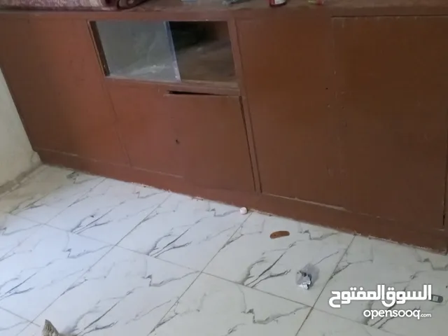 بوفية 6 ابواب مع لوكر او جام خانة مستعمل قليل و مخزون لفترة من الزمن خشب اصلي يتوفر معاينة