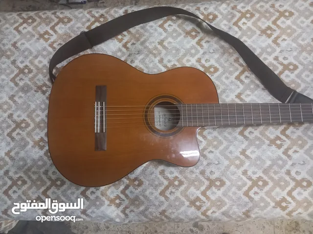 غيتار كلاسيك(handmade)من نوع admiraإسباني