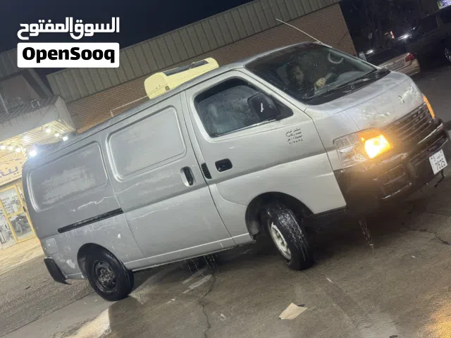 2002 نيسان ليف S