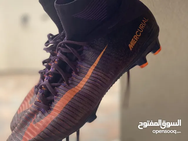 43 Sport Shoes in Tripoli