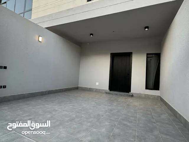 300 m2 3 Bedrooms Villa for Rent in Al Riyadh Tuwaiq