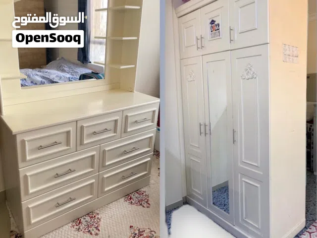أثاث بحالة ممتازة