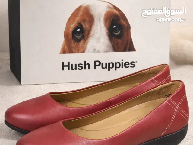حذاء فلات من ماركة Hush Puppies باللون العنابي ( البرغندي ) – مقاس ميديوم M