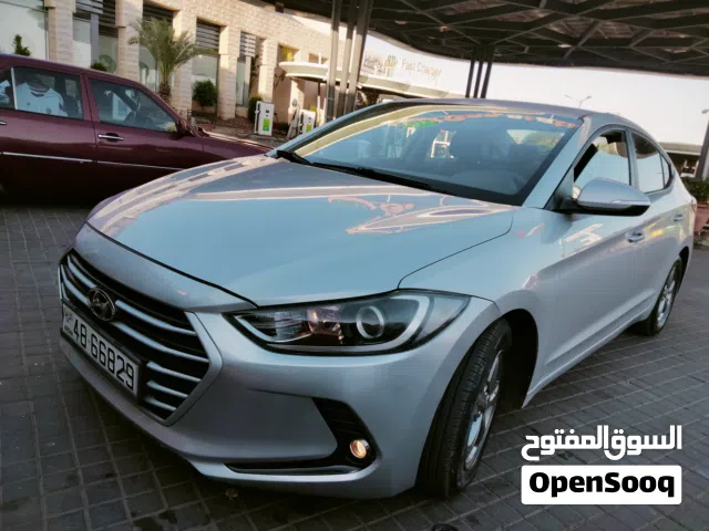 2017 هيونداي افانتي SE