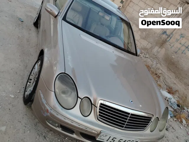 2003 مرسيدس بنز الفئة-E E 200