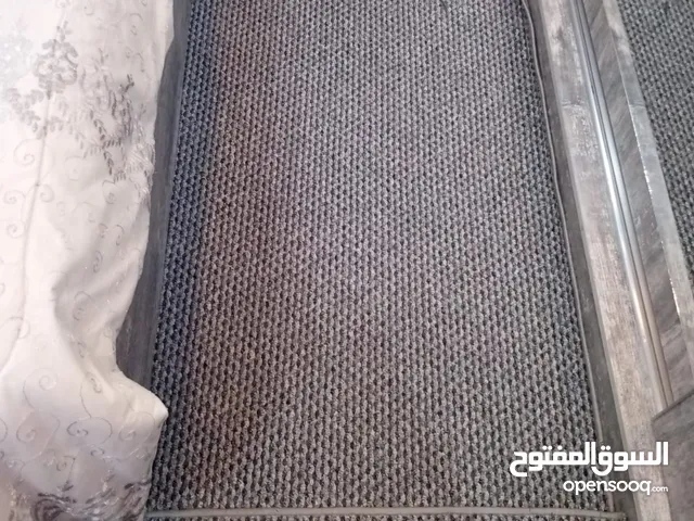 سجاد للبيع شبه جديد