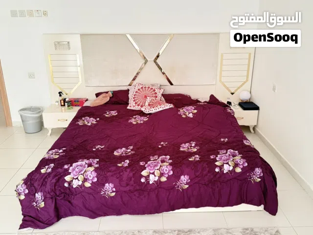 King size bed + mattress + side tables