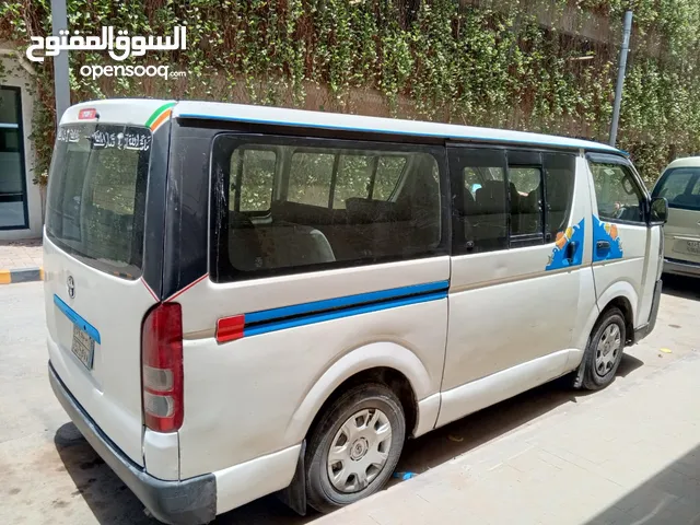 hiace van 13 seater