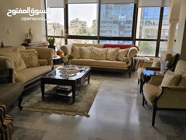 عفش منزل فخم للبيع بسبب التجديد في عبدون
