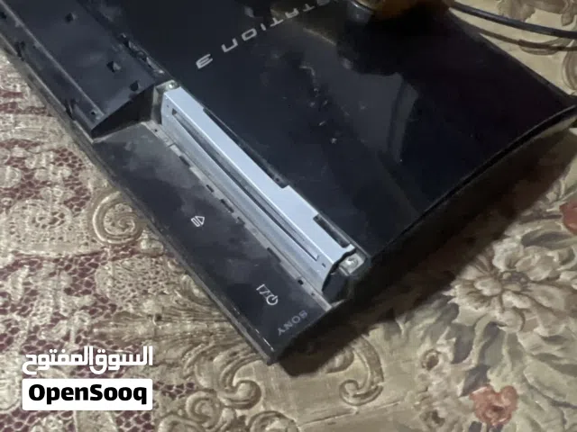 سوني ثري ما يشكي من شيء مع يد