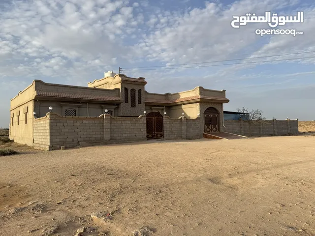 280 m2 5 Bedrooms Townhouse for Sale in Tobruk Other