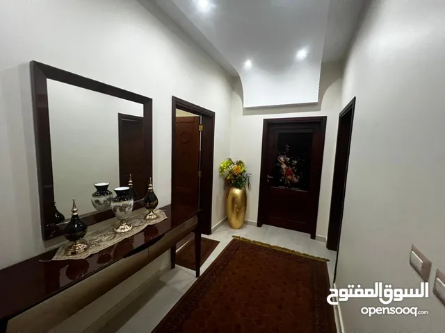 360 m2 More than 6 bedrooms Villa for Sale in Tripoli Ain Zara