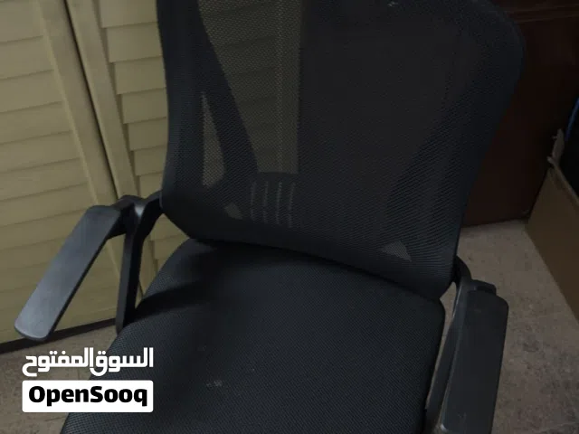 كرسي مكتب شبه جديد