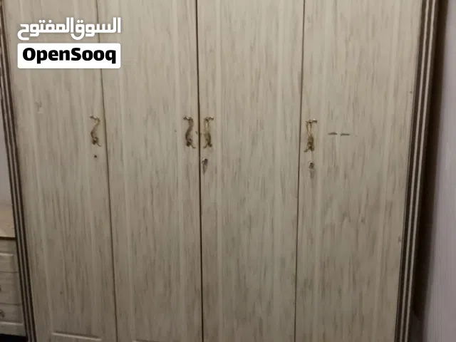 دولاب وتسريحة