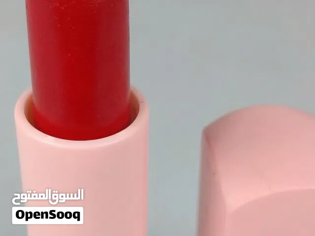 احمر شفاه لون احمر فاقع