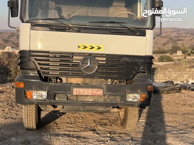 مرسيدس قلاب 2002