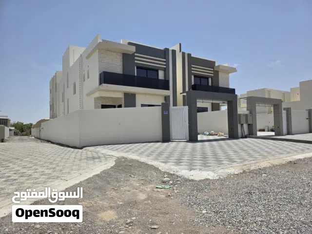 توين فيلا بالمعبيله الثامنه مع غرفه بنتهاوس مقابل الجامعه العربيه 74000