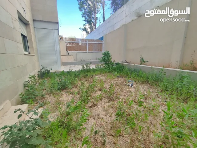 شقة مفروشة مع حديقة للايجار في عين منجد