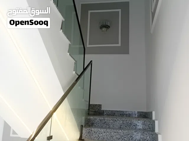السلام عليكم منزل للبيع في عين زاره موقع ممتاز جدا علي الريسي طول في قلب الخدمات