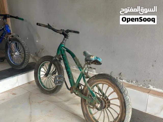 بشكليطات لي البيع بشكليطين عجل بام اكس مقاس 16 و تنين مقاس 20و حده بام اكس الحمره ولتانيه ريمبو زرقه