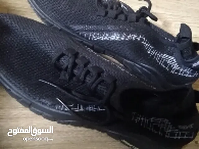 43 Sport Shoes in Aden