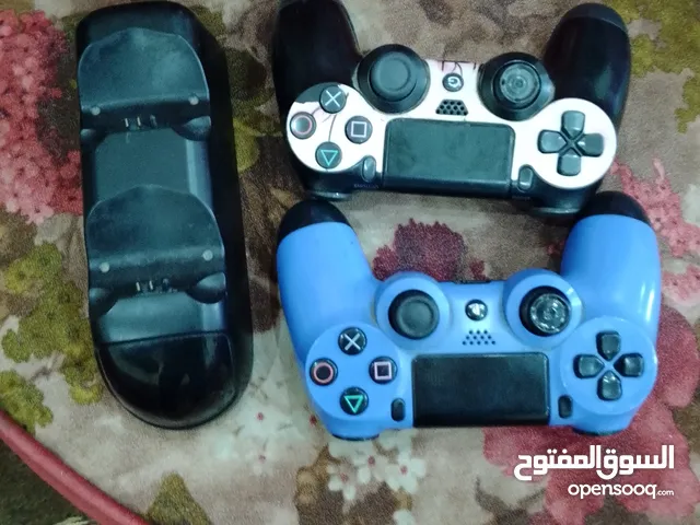ايدين بلايستيشن 4 وشاحن للبيع مستعمل ايد كوبي