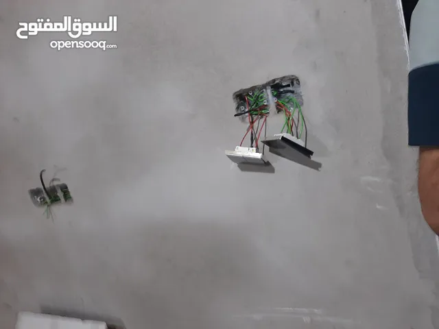 مهندسون بثقه  صيانة شامله لجميع الاجهزه الكهربائيه  والكترونيه للبيوت ومتوفر في اي وقت ....صنعاء