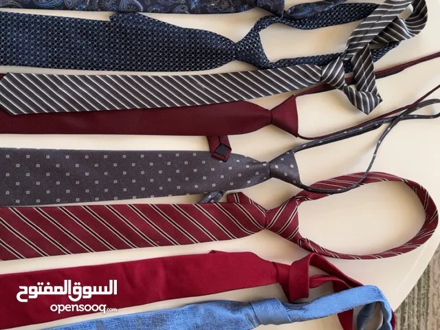 مجموعة كرافتات رجالية للبيع بحالة ممتازه