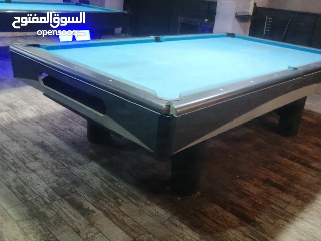 طاوله بلياردو اجنبيه تركيا رخام اسود 9 قدم بحاله ممتازه معها طابات و4 اساتيك