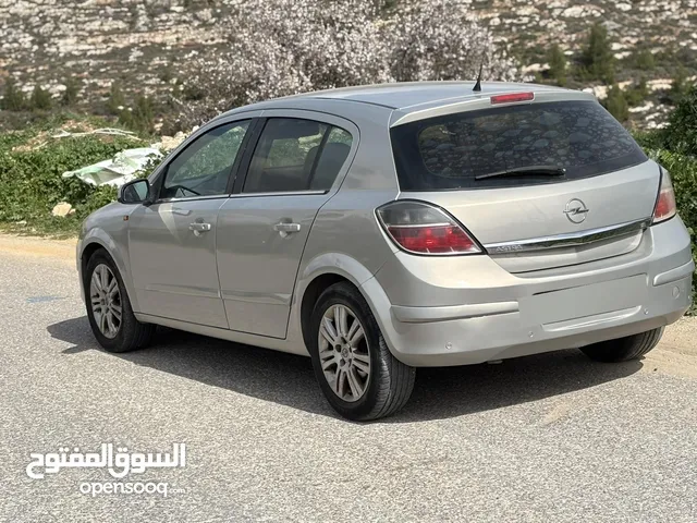 Used Opel Astra in Ramallah and Al-Bireh
