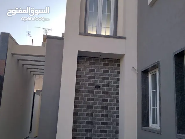 فيلا للبيع باللأثاث سوق الجمعة 11 يونيو بالقرب من طريق الشط ومطعم الروبيان موقع ممتاز وبسعر كزيوني