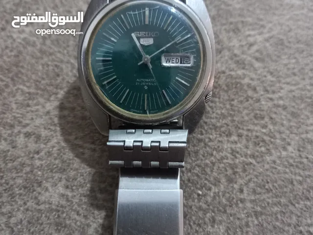 سيكو 5 اتوماتيك مستعمله شغالة 100%  الساعه قديمة كثير يعني انتيكه