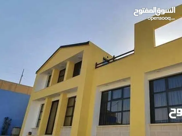 200 m2 More than 6 bedrooms Villa for Sale in Salt Al Balqa'