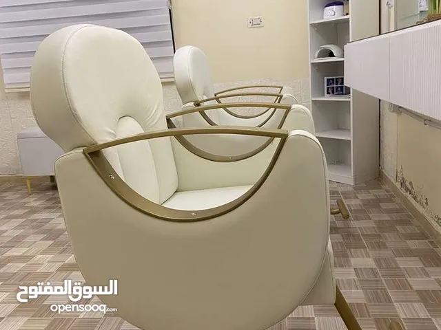 معدات صالون مستعمل بحال الجديد للبيع